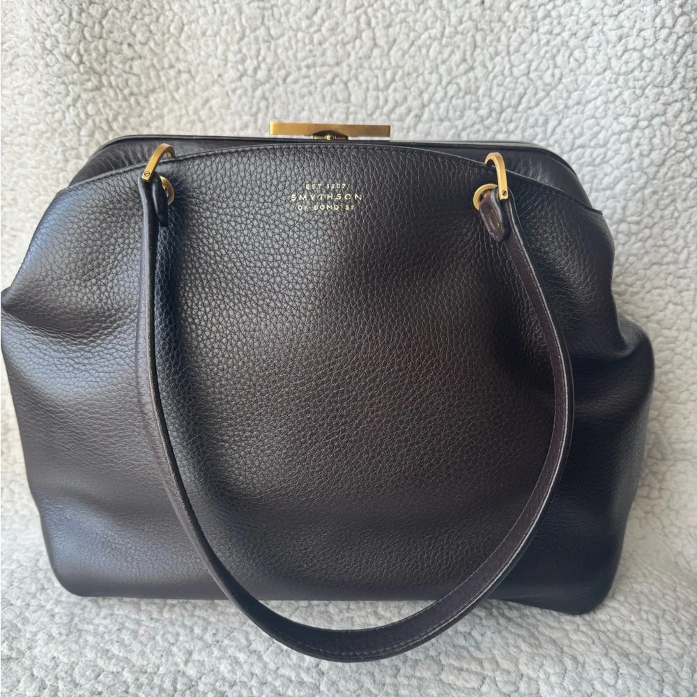 Smythson of Bond Street Agatha Kiss Lock Shoulder Bag in Dark Chocolate - Picture 7 of 17